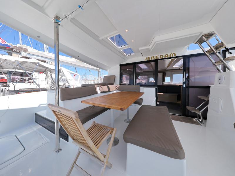 Book yachts online - catamaran - Helia 44 - Jeredam - rent