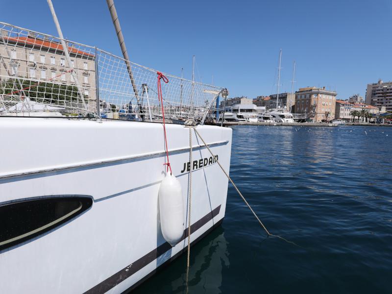 Book yachts online - catamaran - Helia 44 - Jeredam - rent