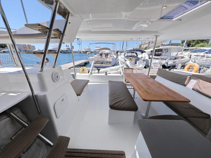 Book yachts online - catamaran - Helia 44 - Jeredam - rent