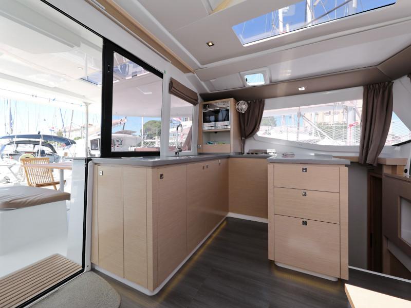 Book yachts online - catamaran - Helia 44 - Jeredam - rent
