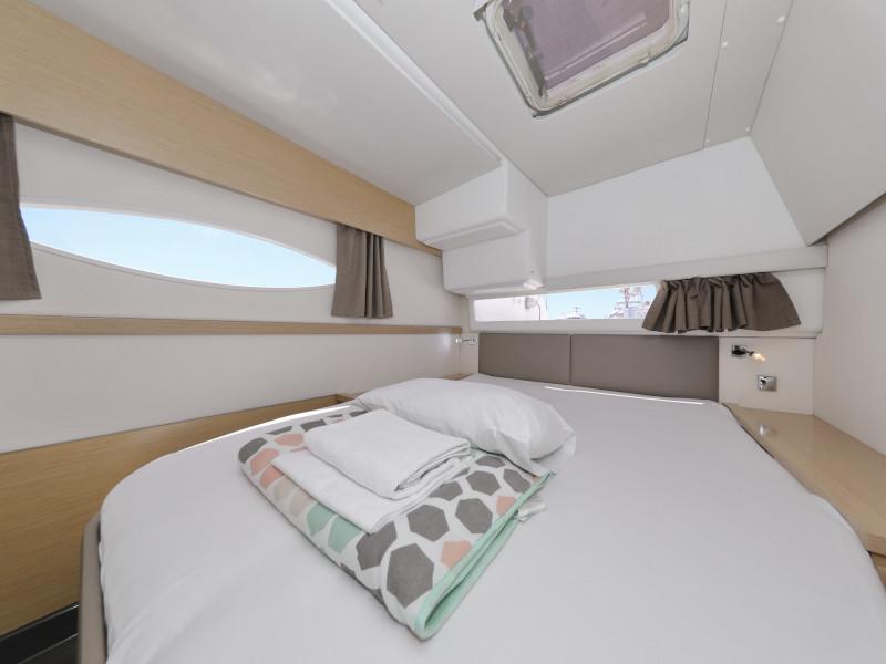 Book yachts online - catamaran - Helia 44 - Jeredam - rent