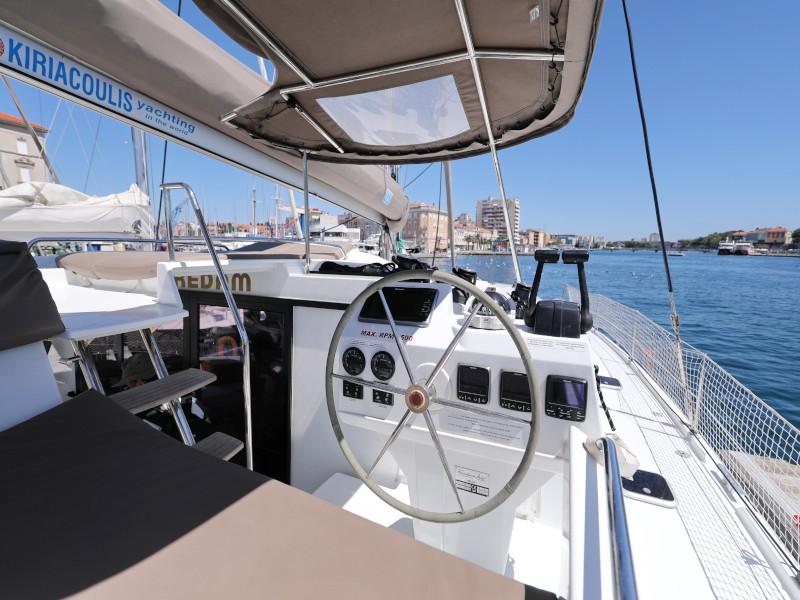 Book yachts online - catamaran - Helia 44 - Jeredam - rent