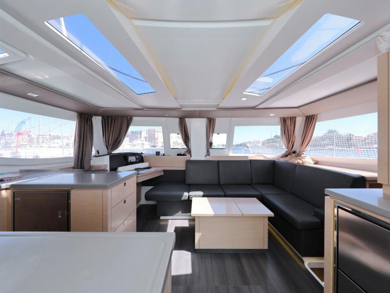 Book yachts online - catamaran - Helia 44 - Jeredam - rent