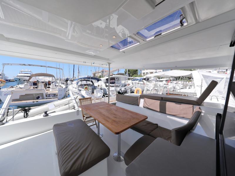 Book yachts online - catamaran - Helia 44 - Jeredam - rent
