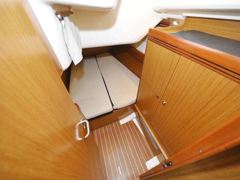 Book yachts online - sailboat - Sun Odyssey 39i - Lucija - rent