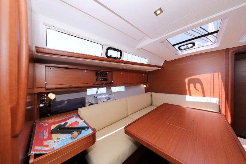 Book yachts online - sailboat - Dufour 460 - ELTHEOLE II - rent