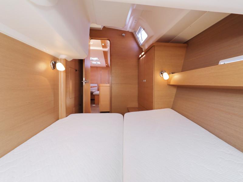 Book yachts online - sailboat - Dufour 450 GL - Tibitoo - rent