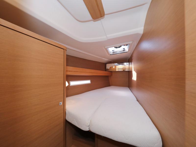 Book yachts online - sailboat - Dufour 450 GL - Tibitoo - rent