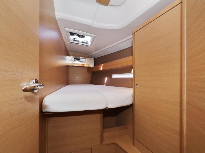 Book yachts online - sailboat - Dufour 450 GL - Tibitoo - rent