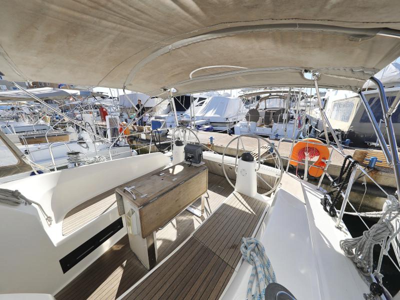 Book yachts online - sailboat - Bavaria Cruiser 40 - PIA M - rent