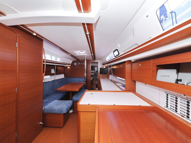 Book yachts online - sailboat - Dufour 380 - Le Pacha - rent