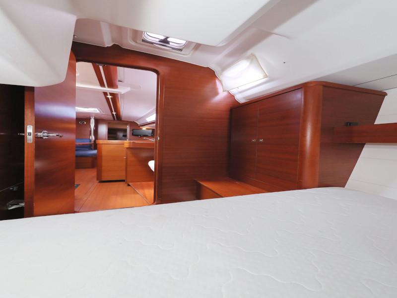 Book yachts online - sailboat - Dufour 380 - Le Pacha - rent