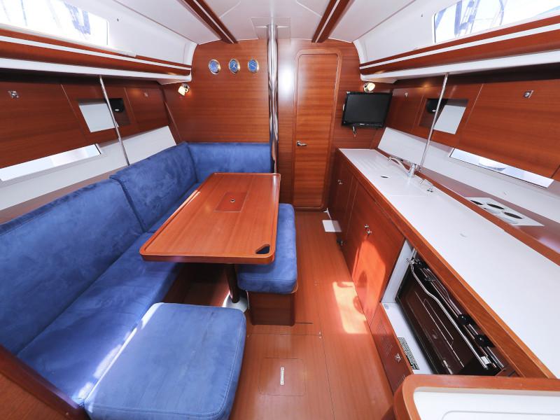 Book yachts online - sailboat - Dufour 380 - Le Pacha - rent