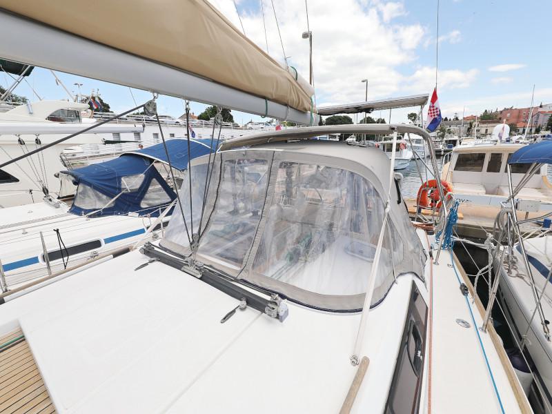 Book yachts online - sailboat - Dufour 380 - Le Pacha - rent