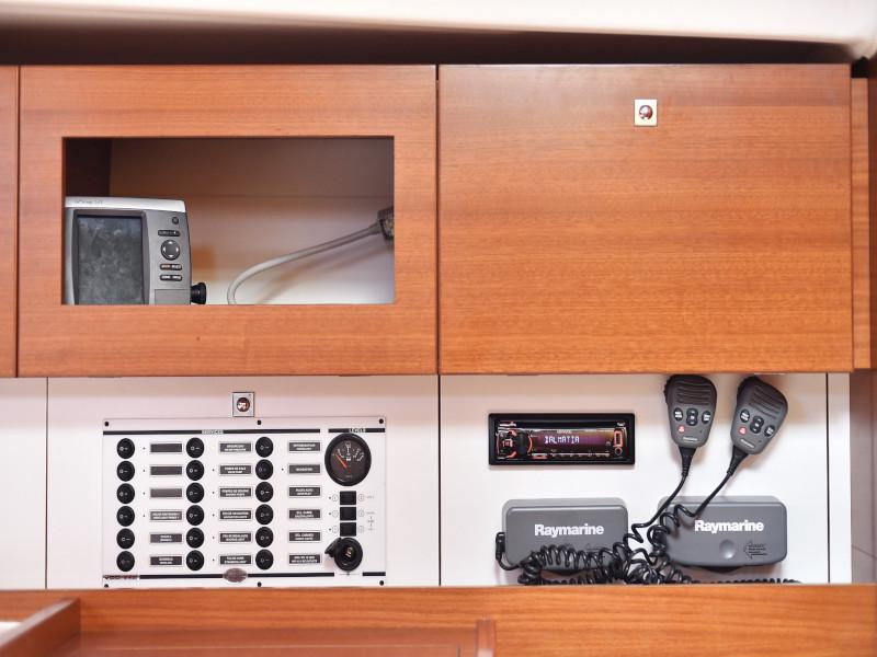 Book yachts online - sailboat - Dufour 380 - Le Pacha - rent