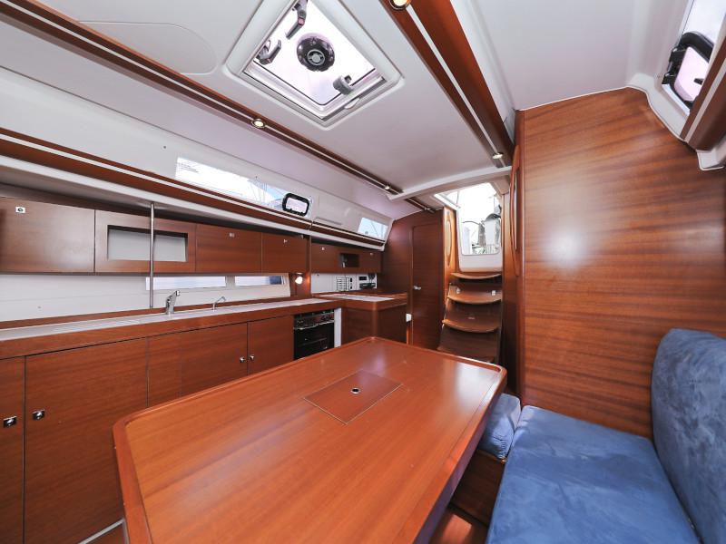 Book yachts online - sailboat - Dufour 380 - Le Pacha - rent