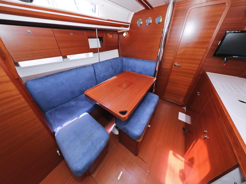 Book yachts online - sailboat - Dufour 380 - Le Pacha - rent