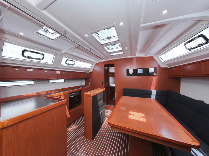 Book yachts online - sailboat - Bavaria Cruiser 46 - TICIJA - rent