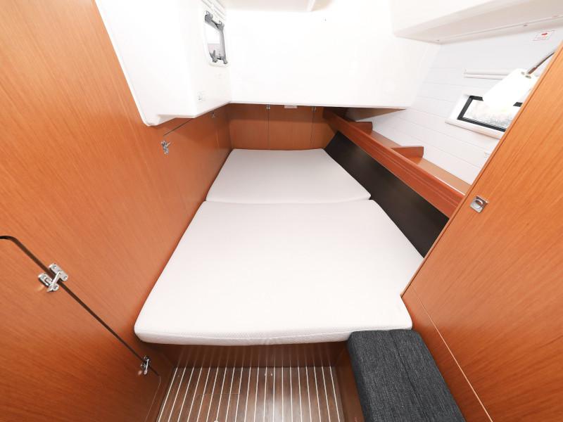 Book yachts online - sailboat - Bavaria Cruiser 46 - TICIJA - rent