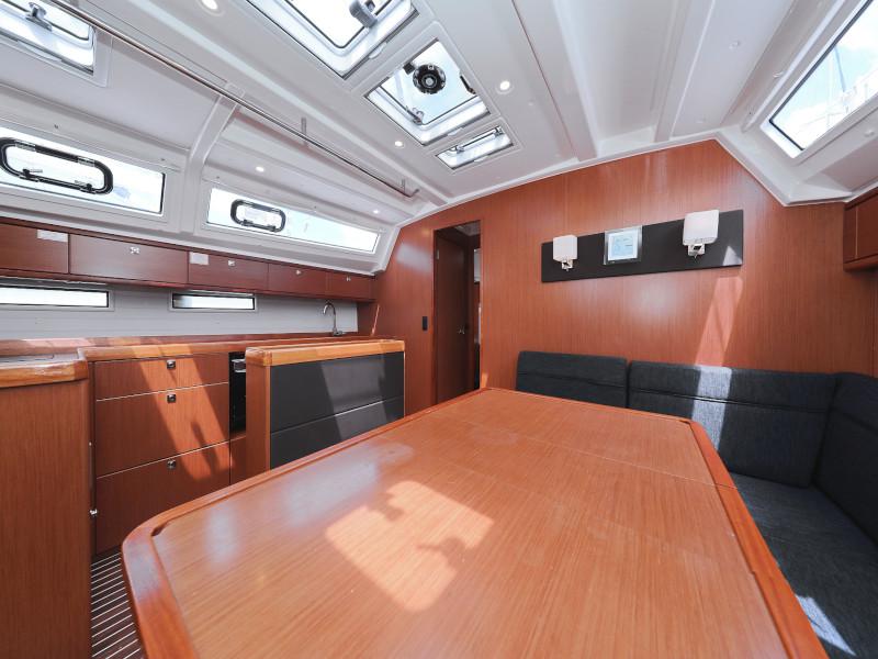 Book yachts online - sailboat - Bavaria Cruiser 46 - TICIJA - rent