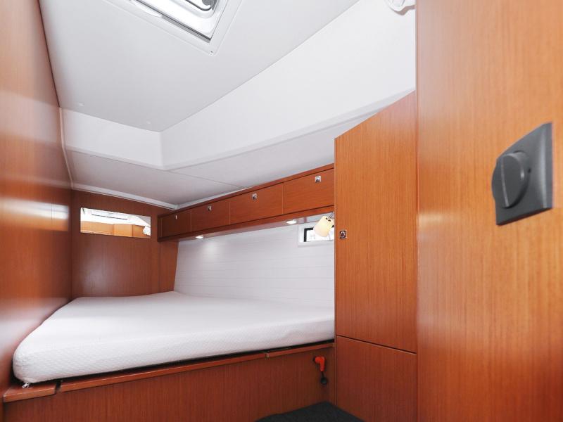 Book yachts online - sailboat - Bavaria Cruiser 46 - TICIJA - rent