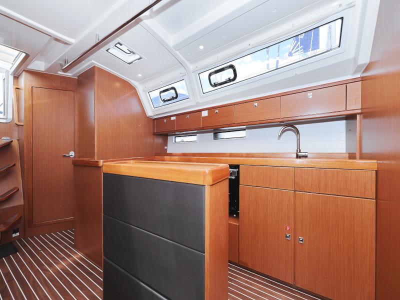 Book yachts online - sailboat - Bavaria Cruiser 46 - TICIJA - rent