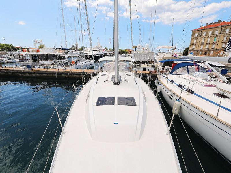 Book yachts online - sailboat - Bavaria Cruiser 46 - TICIJA - rent