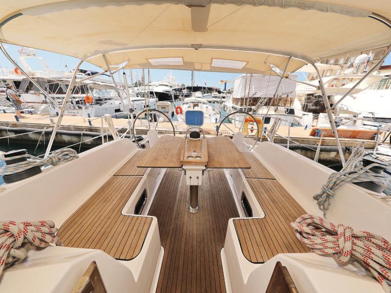 Book yachts online - sailboat - Bavaria Cruiser 46 - TICIJA - rent