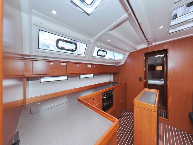 Book yachts online - sailboat - Bavaria Cruiser 46 - TICIJA - rent