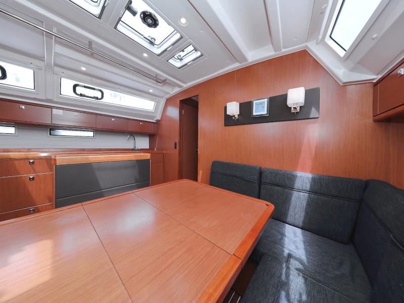 Book yachts online - sailboat - Bavaria Cruiser 46 - TICIJA - rent