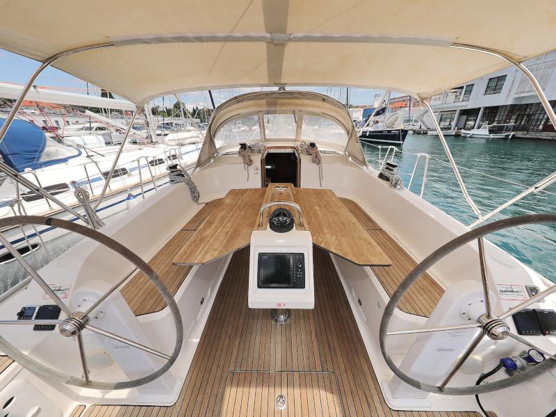 Book yachts online - sailboat - Bavaria Cruiser 46 - TICIJA - rent