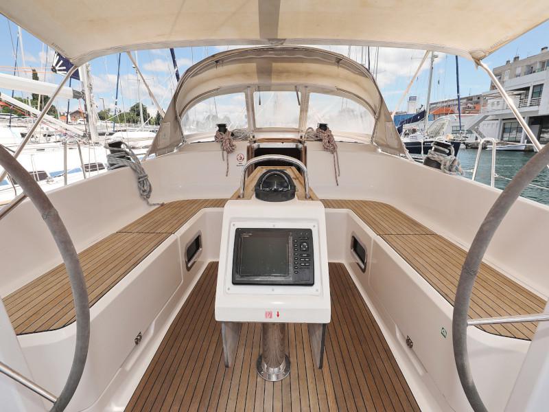 Book yachts online - sailboat - Bavaria Cruiser 46 - TICIJA - rent