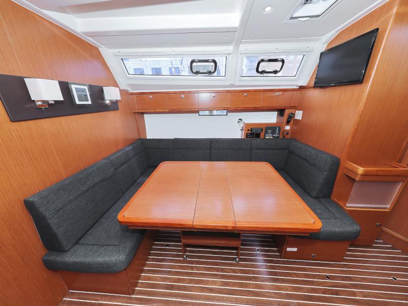 Book yachts online - sailboat - Bavaria Cruiser 46 - TICIJA - rent