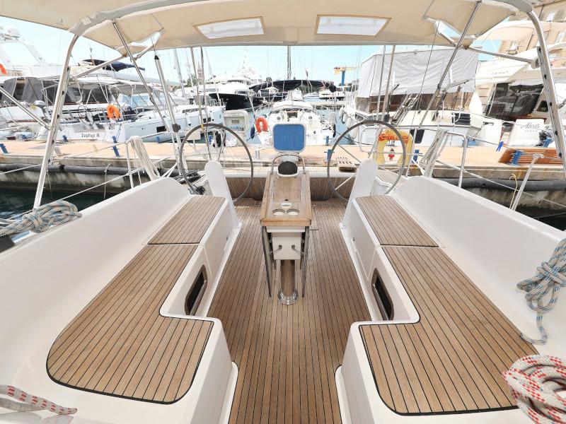 Book yachts online - sailboat - Bavaria Cruiser 46 - TICIJA - rent