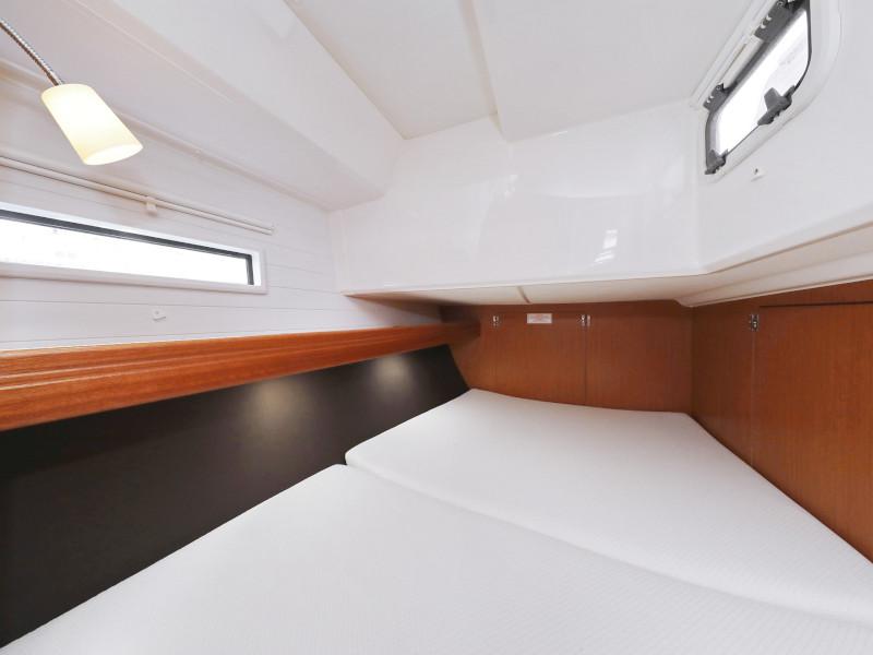 Book yachts online - sailboat - Bavaria Cruiser 46 - TICIJA - rent