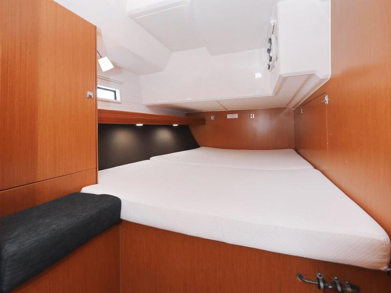 Book yachts online - sailboat - Bavaria Cruiser 46 - TICIJA - rent