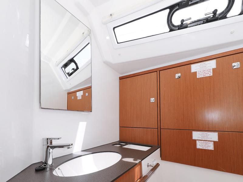 Book yachts online - sailboat - Bavaria Cruiser 46 - TICIJA - rent