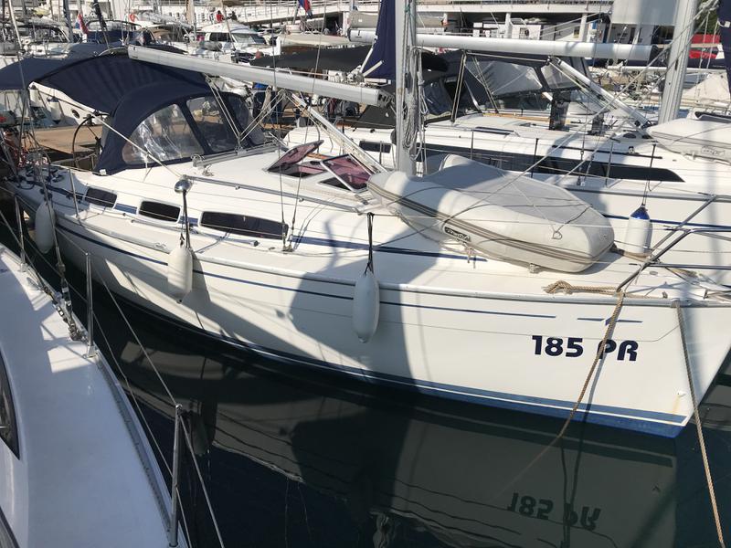 Book yachts online - sailboat - Bavaria 31 Cruiser - MATE - rent