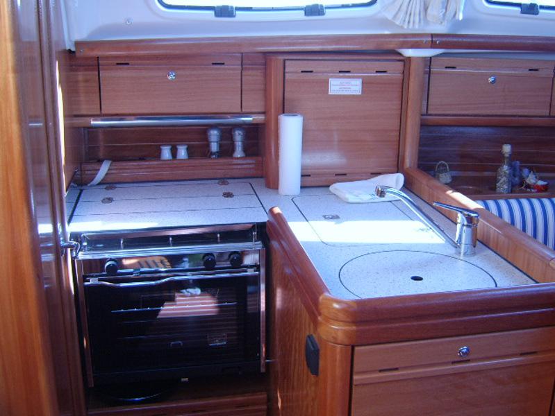 Book yachts online - sailboat - Bavaria 31 Cruiser - MATE - rent