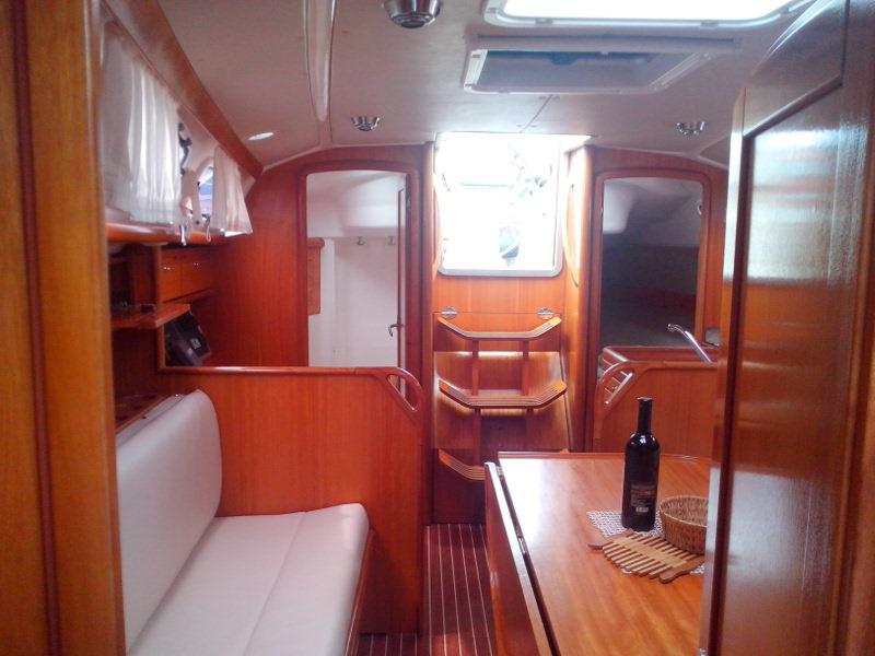 Book yachts online - sailboat - Bavaria 31 Cruiser - MATE - rent