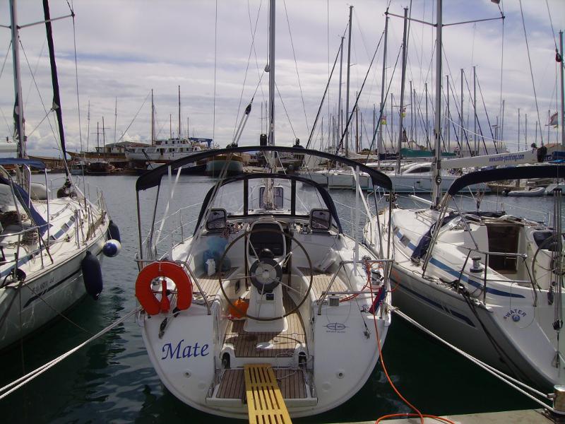 Book yachts online - sailboat - Bavaria 31 Cruiser - MATE - rent