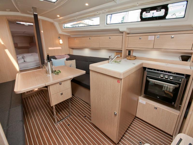 Book yachts online - sailboat - Bavaria Cruiser 34 Style - COOKIE - rent