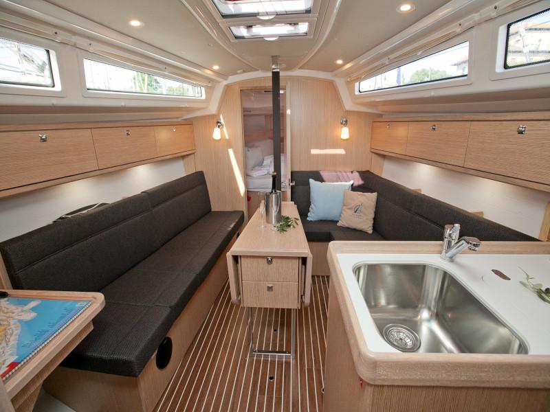 Book yachts online - sailboat - Bavaria Cruiser 34 Style - COOKIE - rent