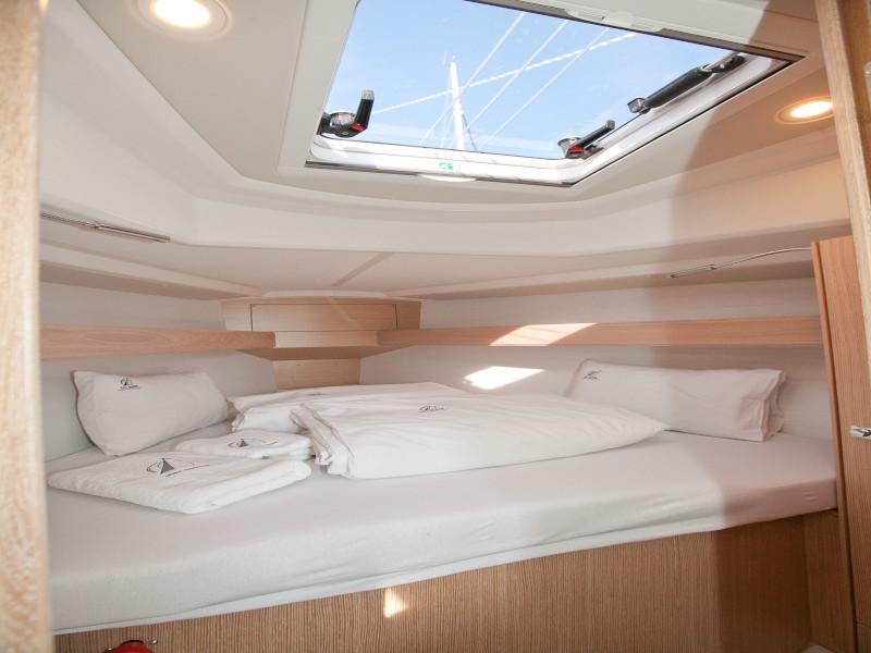 Book yachts online - sailboat - Bavaria Cruiser 34 Style - COOKIE - rent