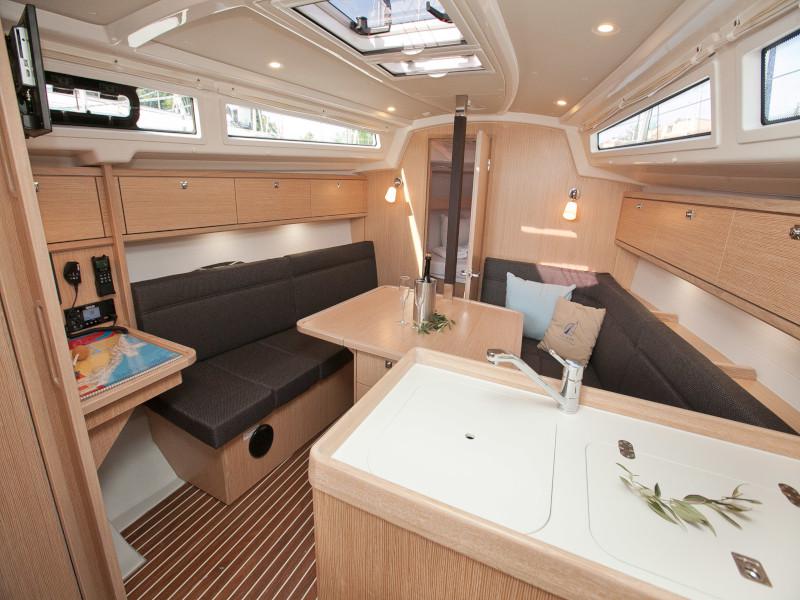 Book yachts online - sailboat - Bavaria Cruiser 34 Style - COOKIE - rent