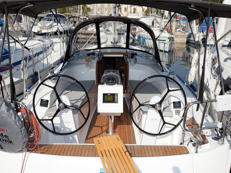 Book yachts online - sailboat - Bavaria Cruiser 34 Style - COOKIE - rent