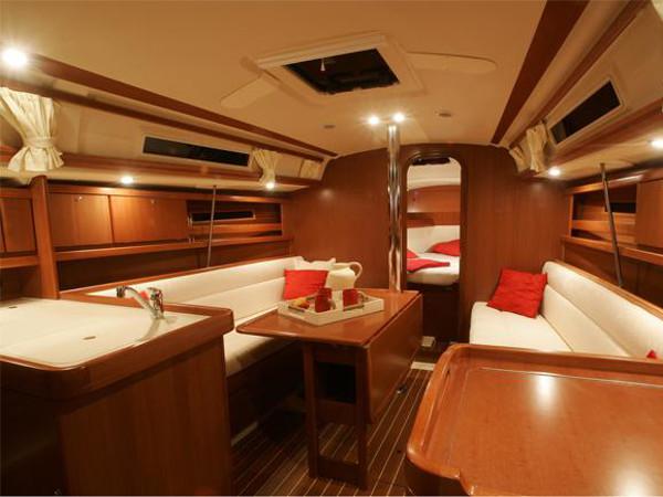 Book yachts online - sailboat - Dufour 325 GL - Pequena - rent