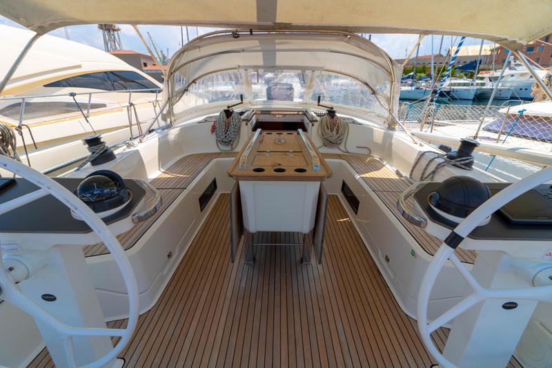 Book yachts online - sailboat - Bavaria Cruiser 56 - Miles - rent