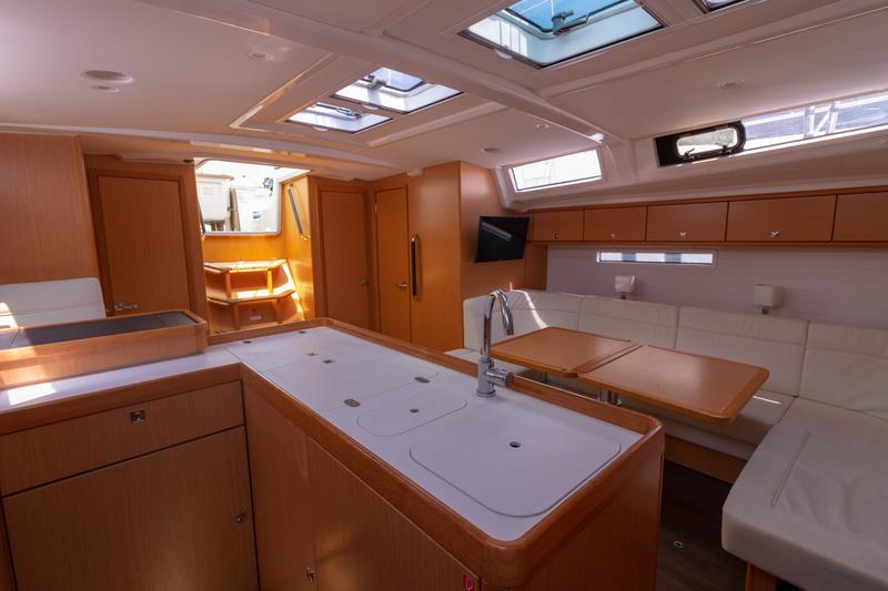Book yachts online - sailboat - Bavaria Cruiser 56 - Miles - rent