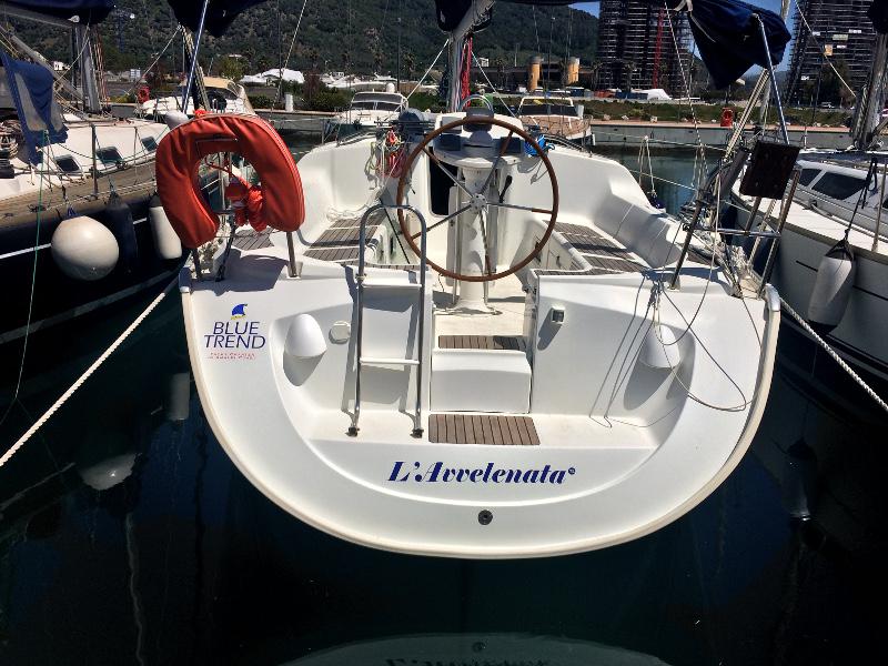 Book yachts online - sailboat - Sun Odyssey 37 - L'Avvelenata - rent